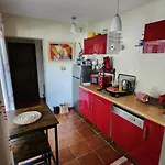 L'escale - Private Bed, Shower Room&kitchen Privatunterkunft *