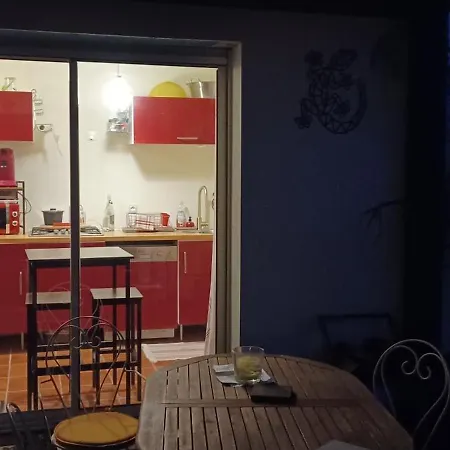 L'escale - Private Bed, Shower Room&kitchen Privatunterkunft