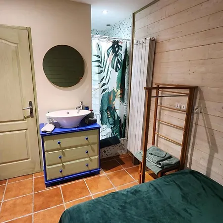 L'escale - Private Bed, Shower Room&kitchen Privatunterkunft
