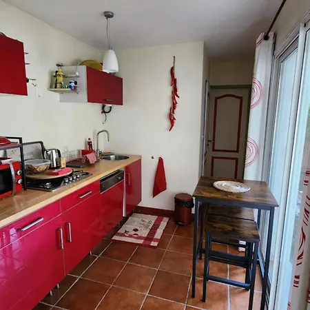 L'escale - Private Bed, Shower & Kitchen Homestay Blagnac